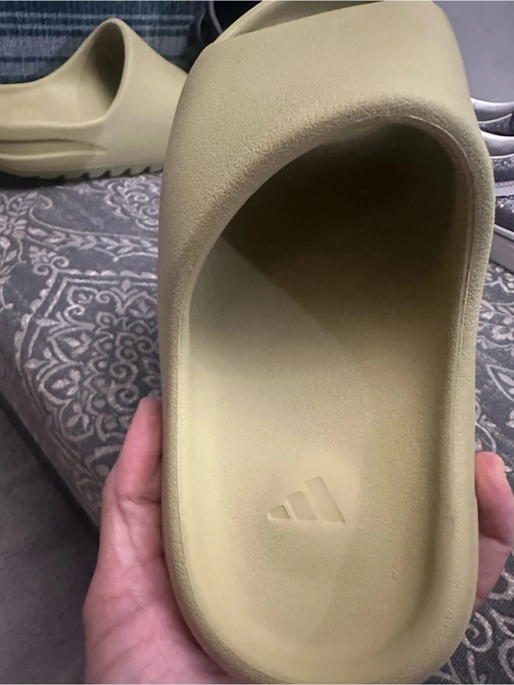 Adidas Yeezy slides size 3 youth